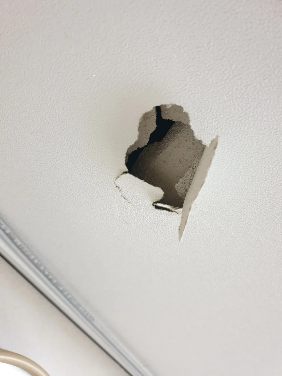 천장 석고 보수도배 시공 전